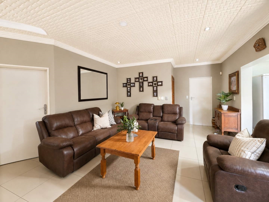 2 Bedroom Property for Sale in Heuwelsig Free State